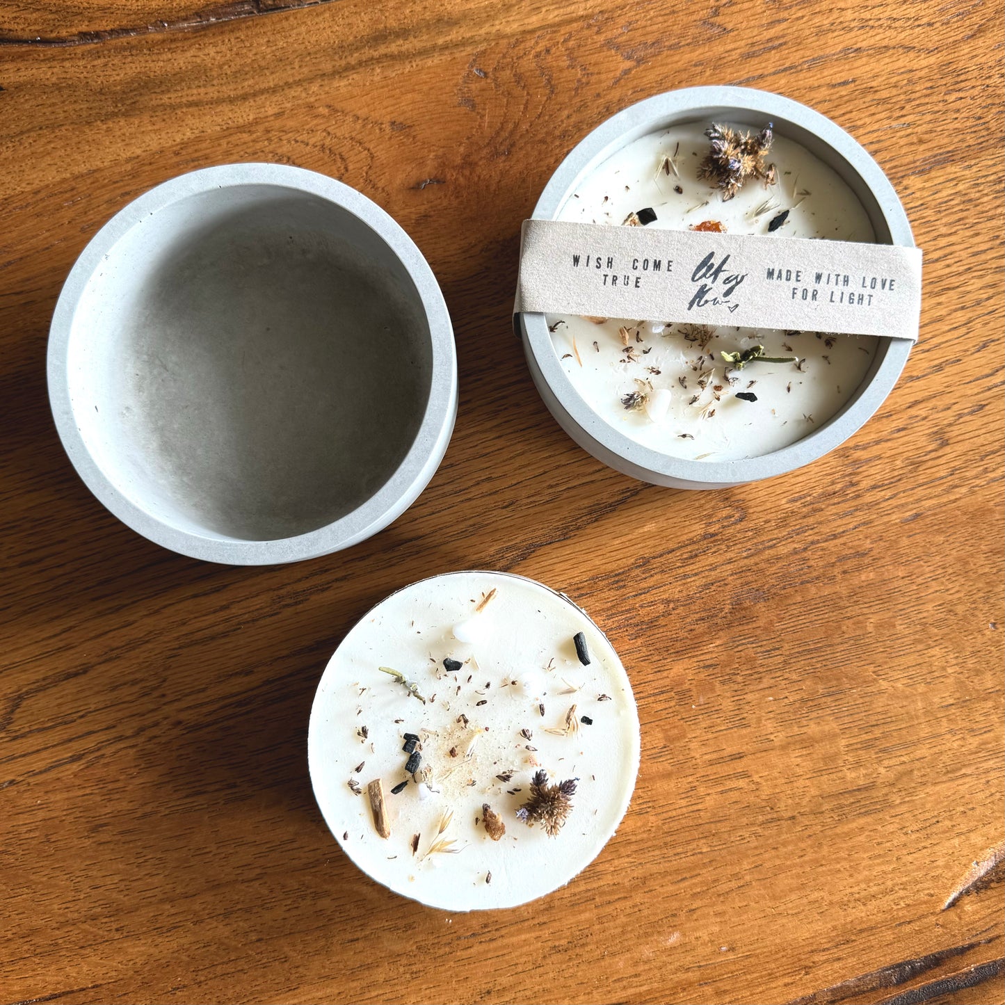 Concrete Manifestation Candles  and Refill Candles- handmade vessel and handmade candles - handgemachte Betongefässe, Manifestationskerzen  und Nachfüllkerzen