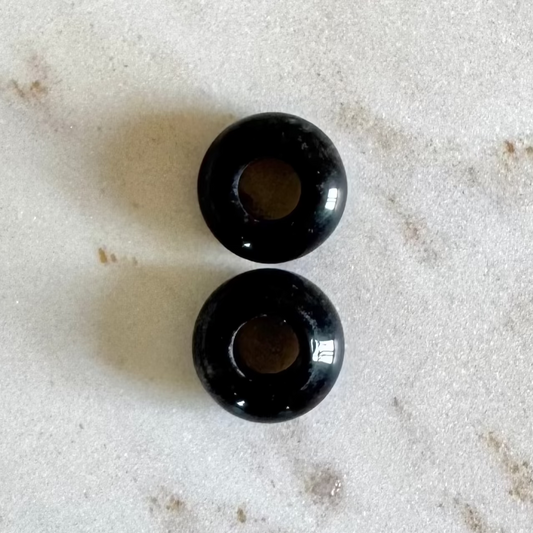 2 schwarze obsidiane in donut form schmuck anhänger